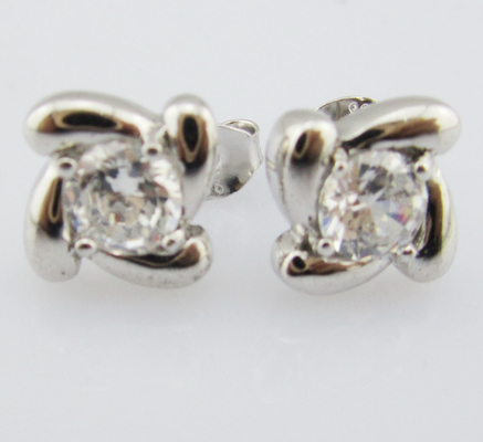 Swirl Silver White Stone Color 925 Sterling Earrings Cubic Zirconia Small Swirl الأقراط الفضية القائمة على القرعة القرعة النقية